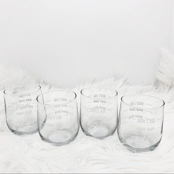 ❌𝕊𝕆𝕃𝔻❌ Set of 4 Humorous Stemless Wine Glasses - Picture 3 of 9